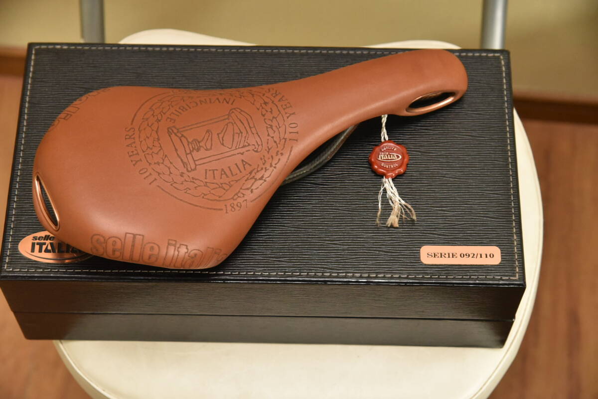 セライタリア FLITE 110周年記念限定サドル (selle ITALIA カーボンレール 拍卖