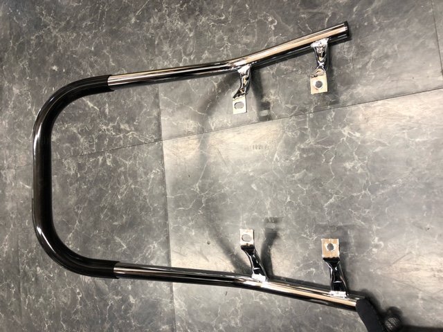 (PT710)新品 未使用 ゼファー400/Χ メッキ極太ゴム巻きタンデムバー プリティ― 傷有り拍卖