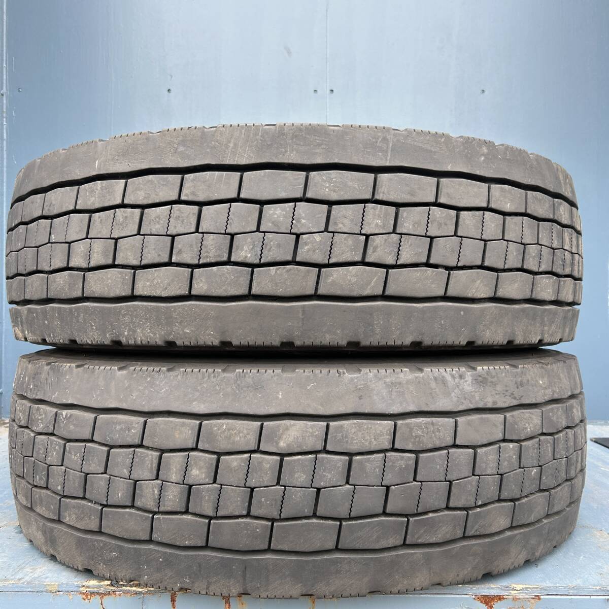 バリ山★ 格安★ ミックス 265/60R22.5 143/140J ダンロップ SP680 2本セット 拍卖