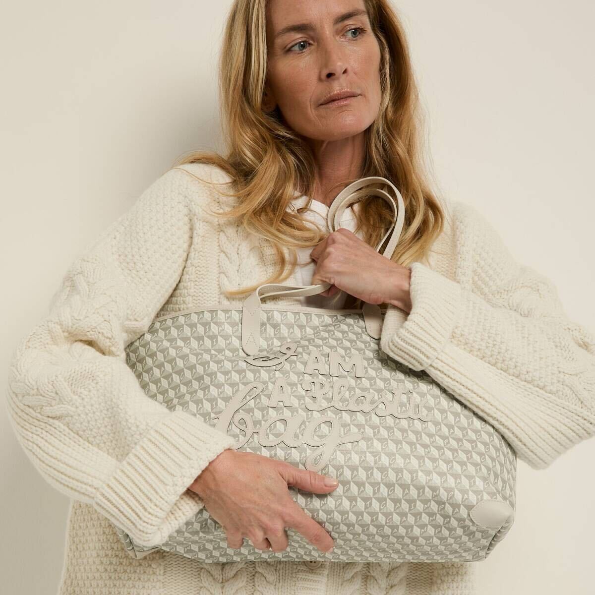 昨季アニヤハインドマーチI AM A Plastic Bagモチーフジップトート拍卖