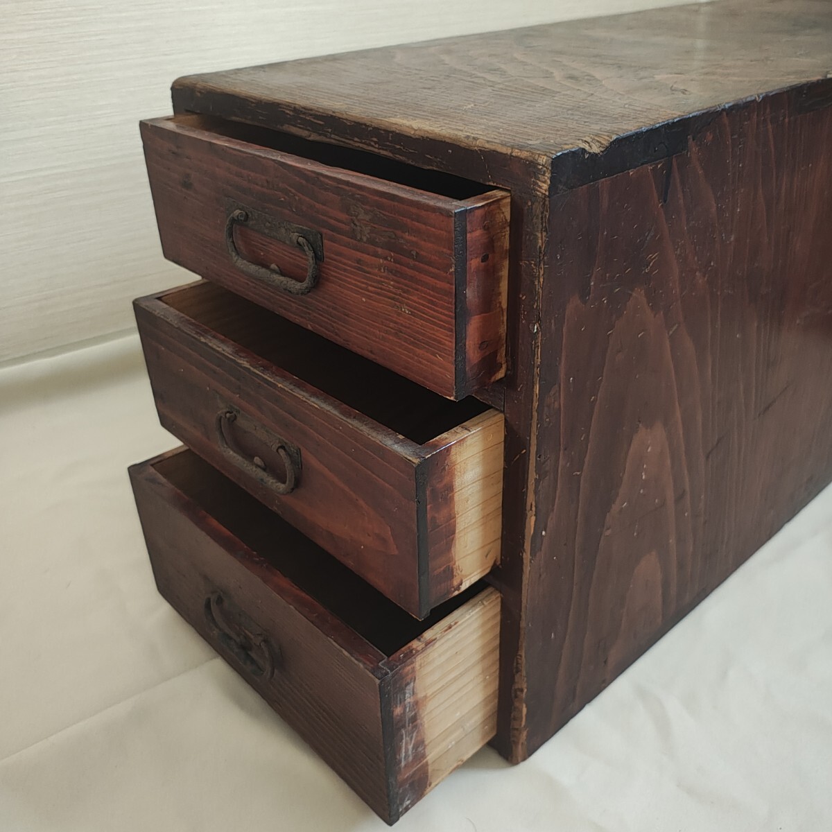 ① レトロ 木製 引出 収納 古道具 箪笥 アンティーク 木箱 ヴィンテージ 和モダン 和箪笥 小引出 レトロ 道具箱 ビンテージ 家具 テーブル拍卖