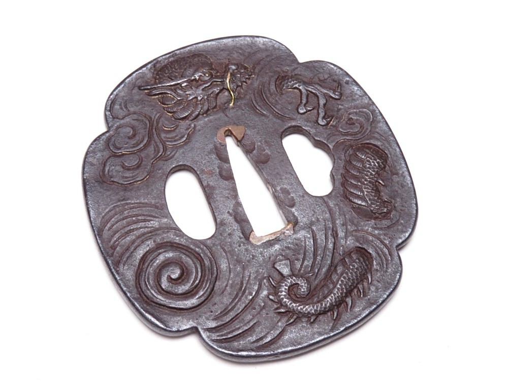 【10756】刀装具 (検/甲冑/刀/縁頭) 鉄地 雲龍 彫金 象嵌入り 鍔(初品・買取品)拍卖