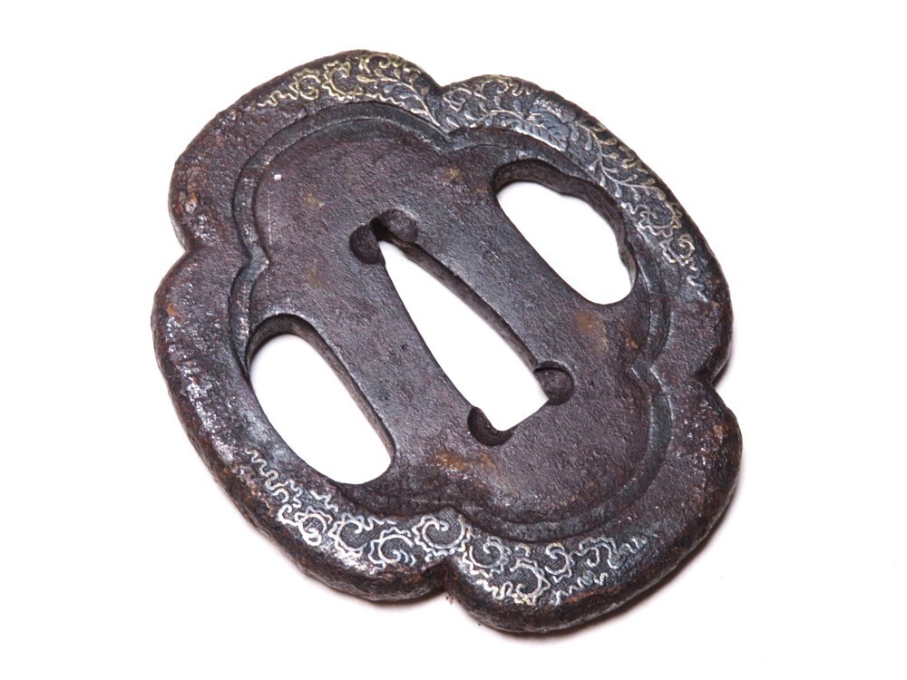 【10840】江戸〜明治時代 刀装具 鐵地 象嵌入 鍔(初品・買取品)拍卖