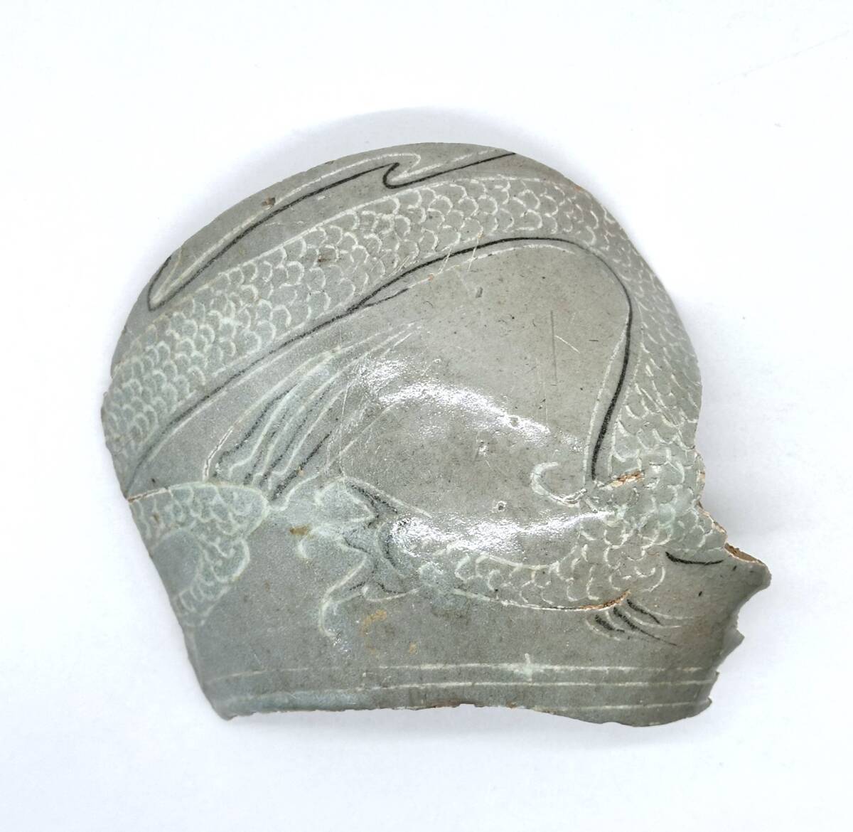 【溪】高麗青磁の陶片 青磁象嵌 龍文大壺(大梅瓶)陶片(検索用)古陶磁 朝鮮陶磁 朝鮮美術 高麗時代 残欠 破片 古美術 骨董拍卖