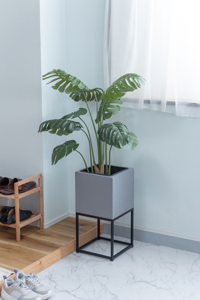 プランター 鉢入れ スタンド付き モダン インダストリアル シンプル グレー 植物 観葉植物 インテリア 正方形 6号用拍卖