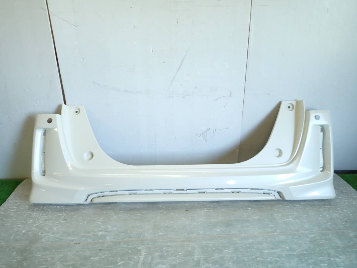 JF3/JF4 前期 N-BOX カスタム エヌボックス 純正 リアバンパー NH875P プレミアムホワイトパールII 71501-TTA-J000 【25-829】拍卖