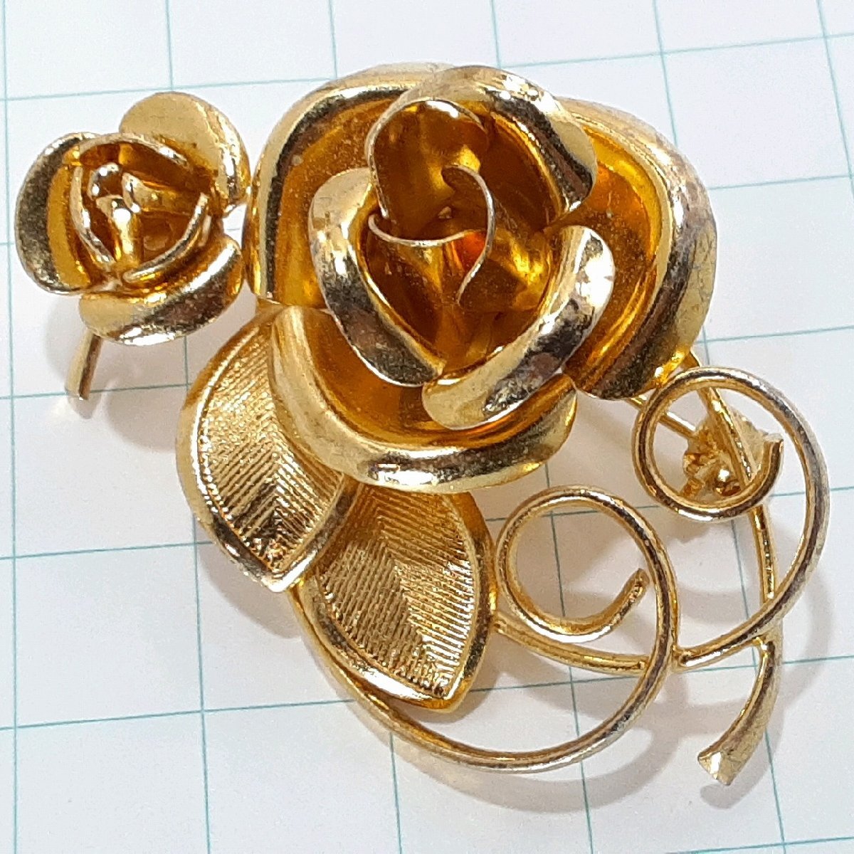 送料無料)ビンテージ☆ゴールド仕上げ 薔薇モチーフ☆アンティーク ブローチ A30797拍卖