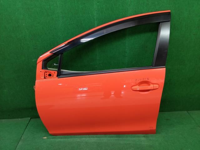 アクア DAA-NHP10 フロント 左 ドア 助手席 4V7拍卖