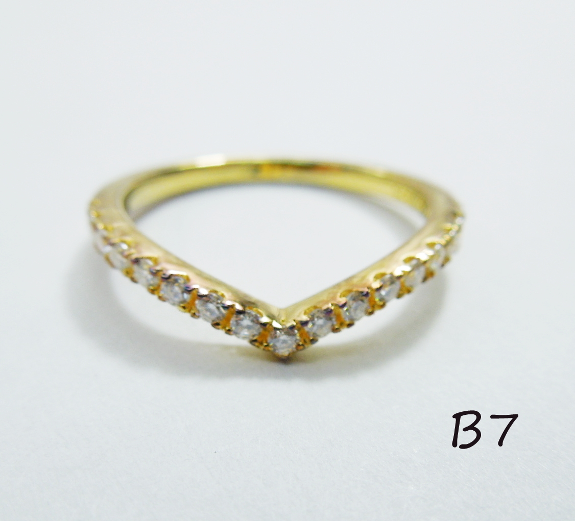 B7 約9号強 K18GP ゴールド モアサナイト V字 ハーフエタニティリング シルバー S925 指輪 新品 未使用 難有 メッキムラ拍卖