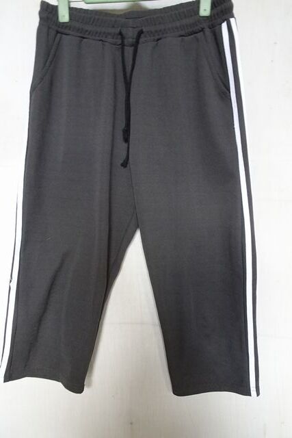 ひざ下丈パンツ/ハーフパンツ/ジャージ系素材/脇白2本ラインテープ貼付け縫/スポーツ/カジュアル/チャコールグレー/LLサイズ(7/15R7)拍卖