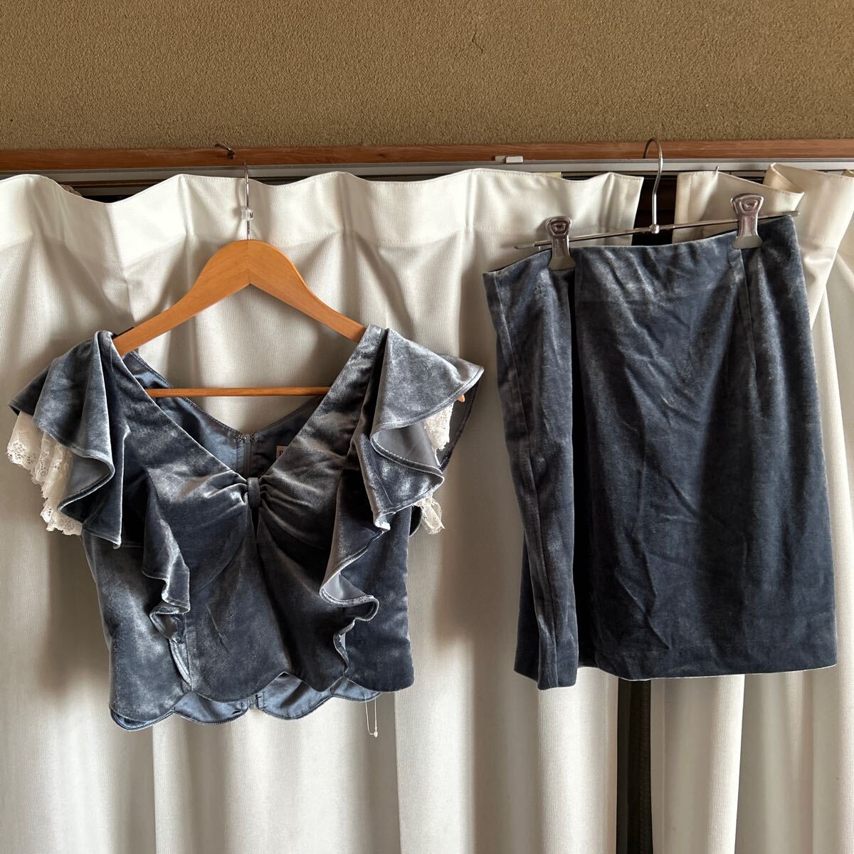 中古 ローブドフルールドレスになります。拍卖