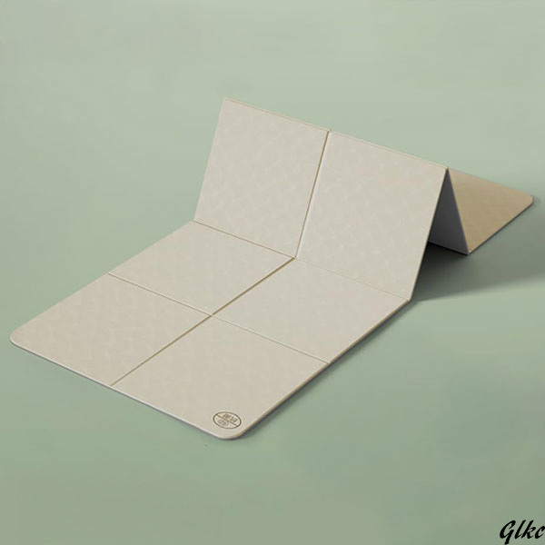 【厚みのあるクッション層が衝撃をやわらげ、マンションでの使用も安心】 ヨガマット 幅広 厚手 折りたたみ 軽量 ピラティス ベージュ拍卖