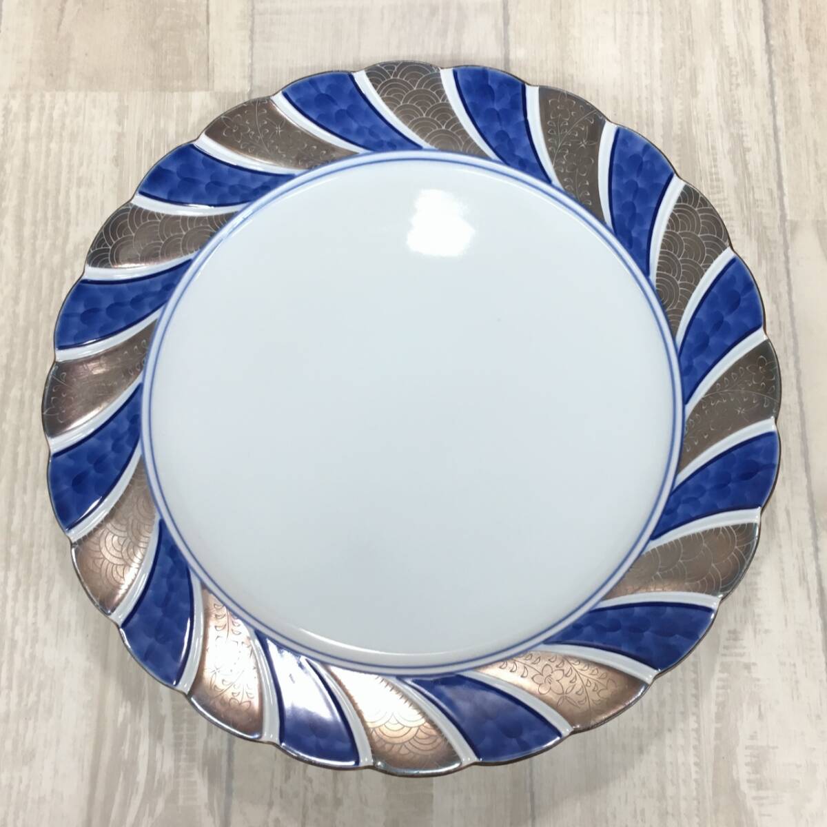 T3074H●有田焼 其泉窯 銀彩捻割 大皿●25cm●プレート 平皿拍卖