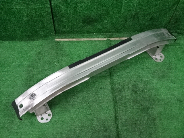 ☆〇 ☆アルファロメオ ジュリエッタ スポルティーバ・940141 2014年・フロントバンパーホースメント・即発送拍卖