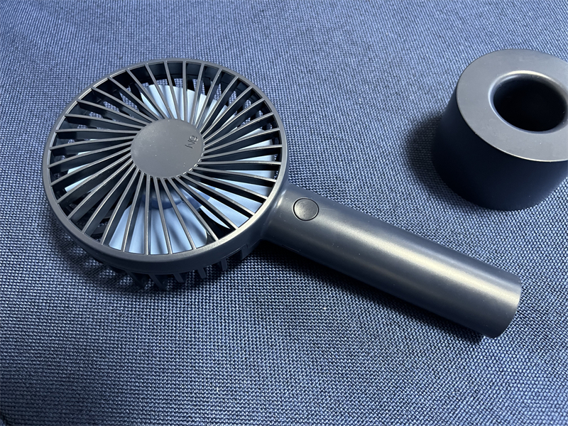 新品未使用 ハンディファン ミニファン モバイルファン 携帯扇風機 卓上扇風機 扇風機 ファン ネイビー拍卖