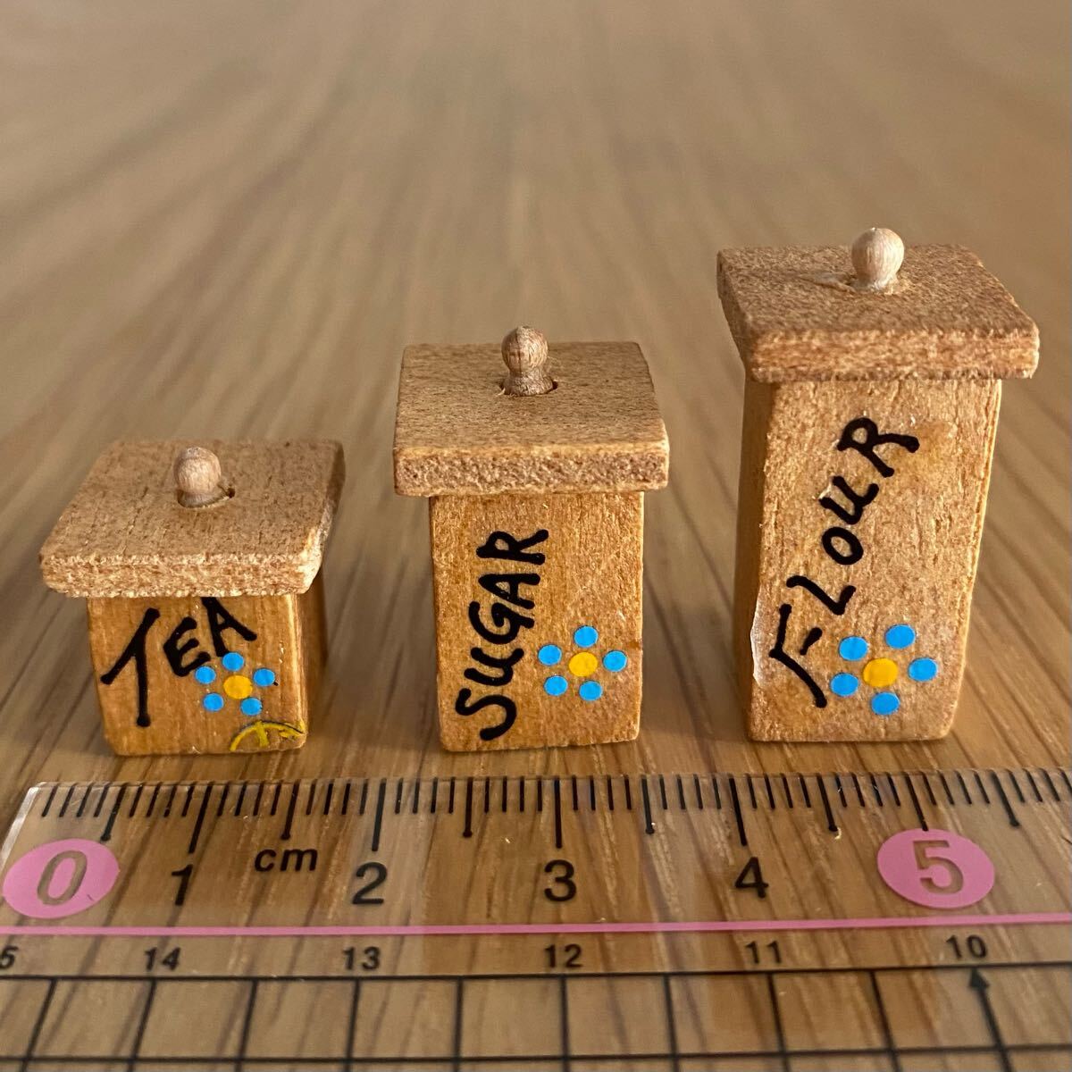 ドールハウス小物 キャニスター ミニチュア 調味料 キッチン 容器 お茶 砂糖 小麦粉拍卖