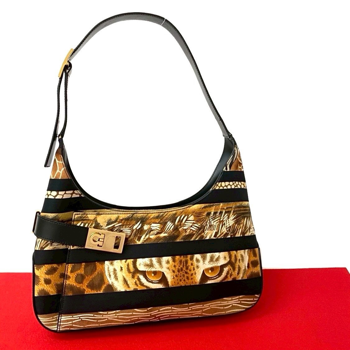 極 美品 Salvatore Ferragamo フェラガモ ガンチーニ 金具 アニマルモチーフ レザー キャンバス セミ ワン ショルダーバッグ 黒 茶 27279拍卖
