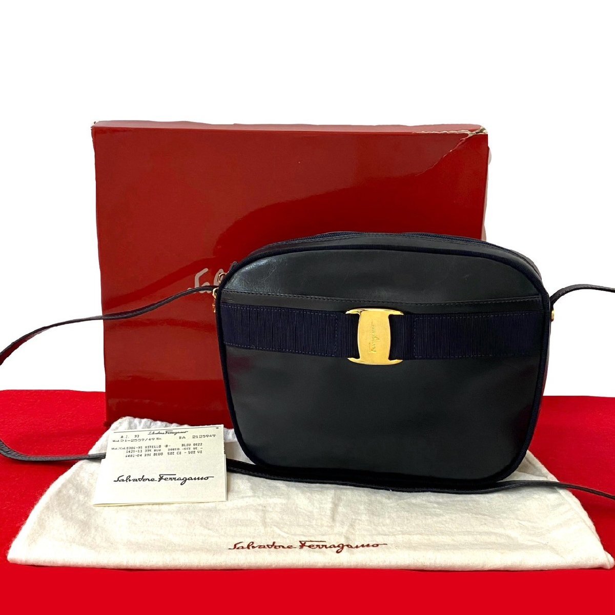 極 美品 Salvatore Ferragamo サルヴァトーレフェラガモ ヴァラリボン 金具 レザー 本革 ショルダーバッグ ポシェット ネイビー 326-5拍卖