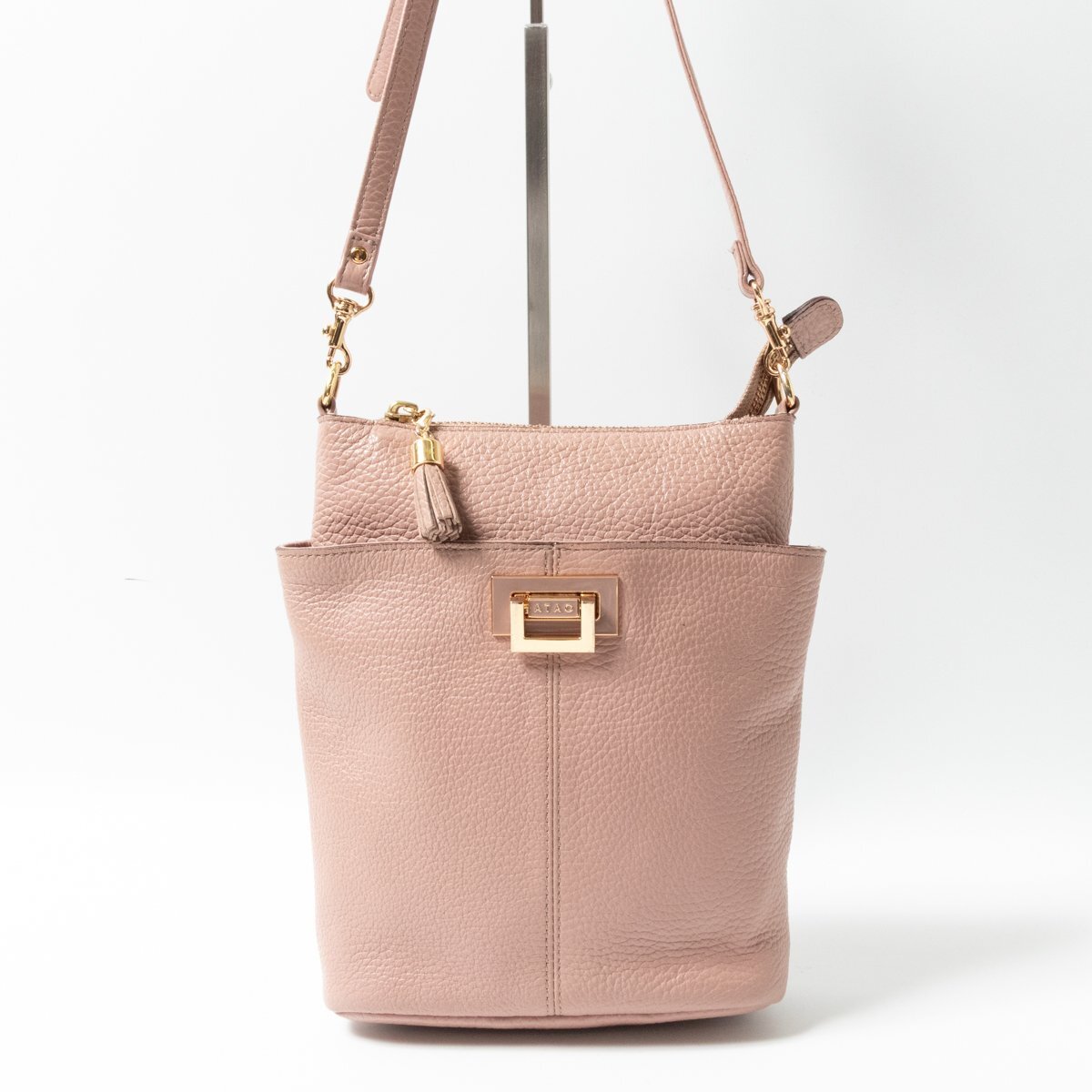 【1円スタート】ATAO アタオ 日本製 ホリデー デイリーポシェット ショルダーバッグ 斜めがけ ダスティピンク ゴールド金具 牛革 レザー拍卖