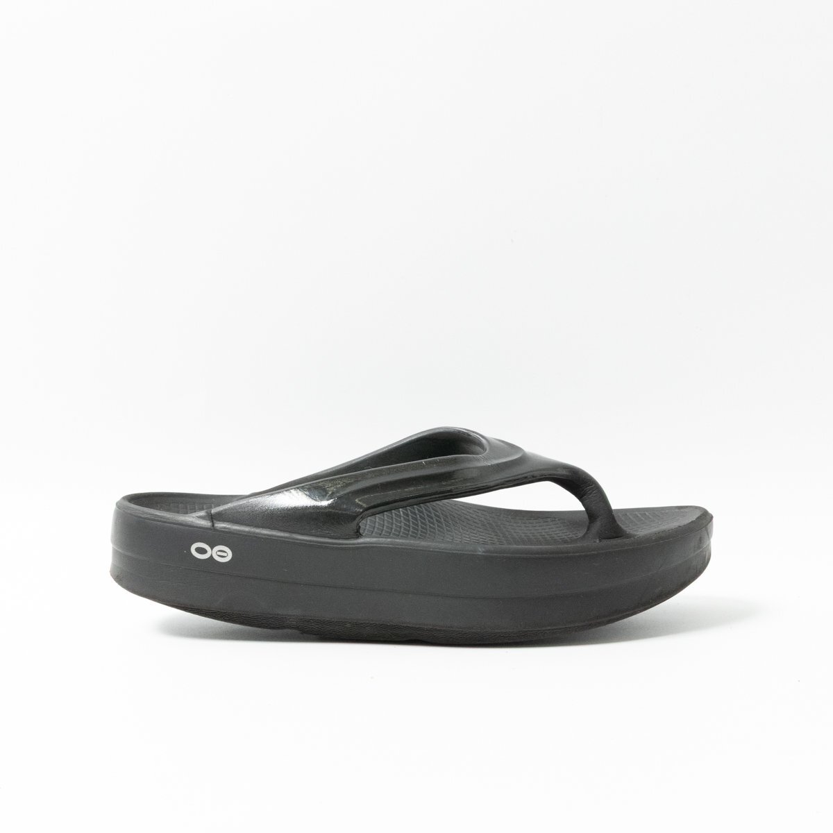 【1円スタート】OOFOS ウーフォス OOmega ウーメガ リカバリーサンダル 厚底 ブラック W7 24cm相当 レディース 軽量 アウトドア レジャー拍卖