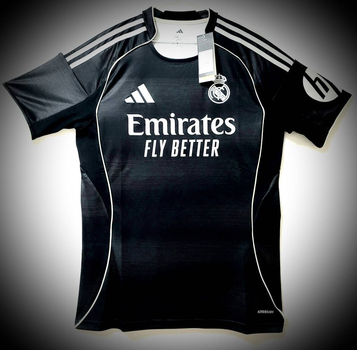 ◯最新作 2026 レアル マドリード 新品タグ付き 美品 正規品 REAL MADRID XL オフィシャル 公式ユニフォーム adidas ☆未使用 美品拍卖