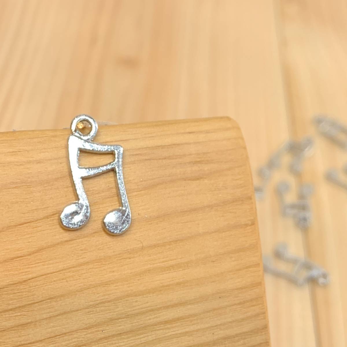 ハンドメイド クラフト パーツ チャーム 音符チャーム ダブル 音符 シルバー 10個拍卖