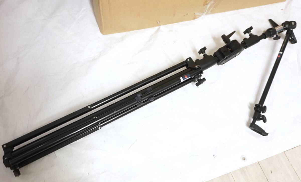 Manfrotto マンフロット 420JB + D700Bのスタンド 伸縮式リフレクターホルダー ★ レフ板ホルダー 照明スタンド レフ板スタンド拍卖