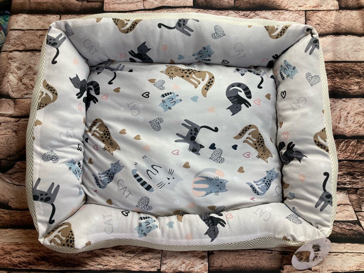 ゆったりサイズ!メッシュ加工で通気性抜群!ワンちゃん&ネコちゃん大喜び!スクエアペットソファ(画像から)1個拍卖