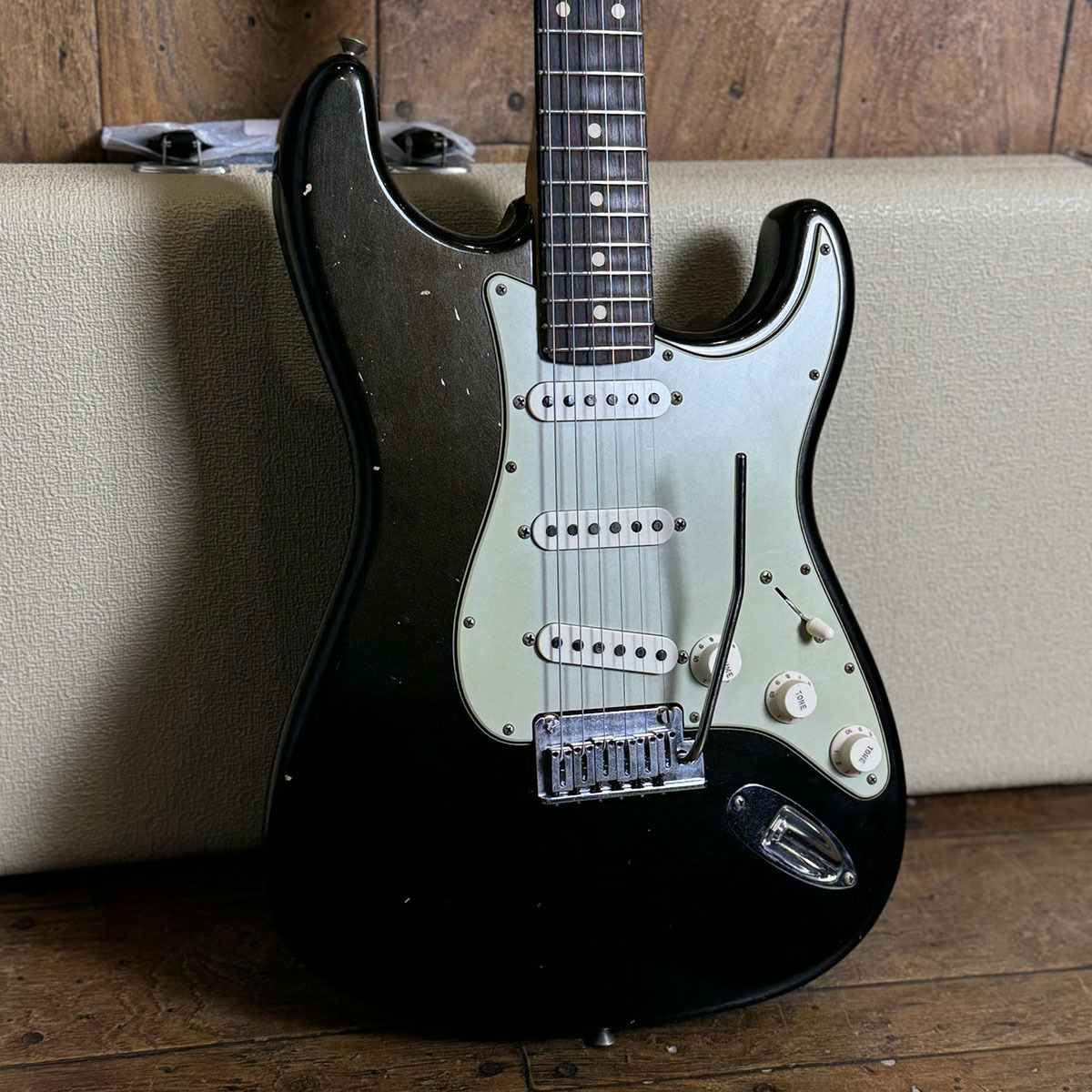 Fender Custom Shop Custom 1960 Stratocaster 22Fret Journeyman Relic Aged Texas Tea拍卖