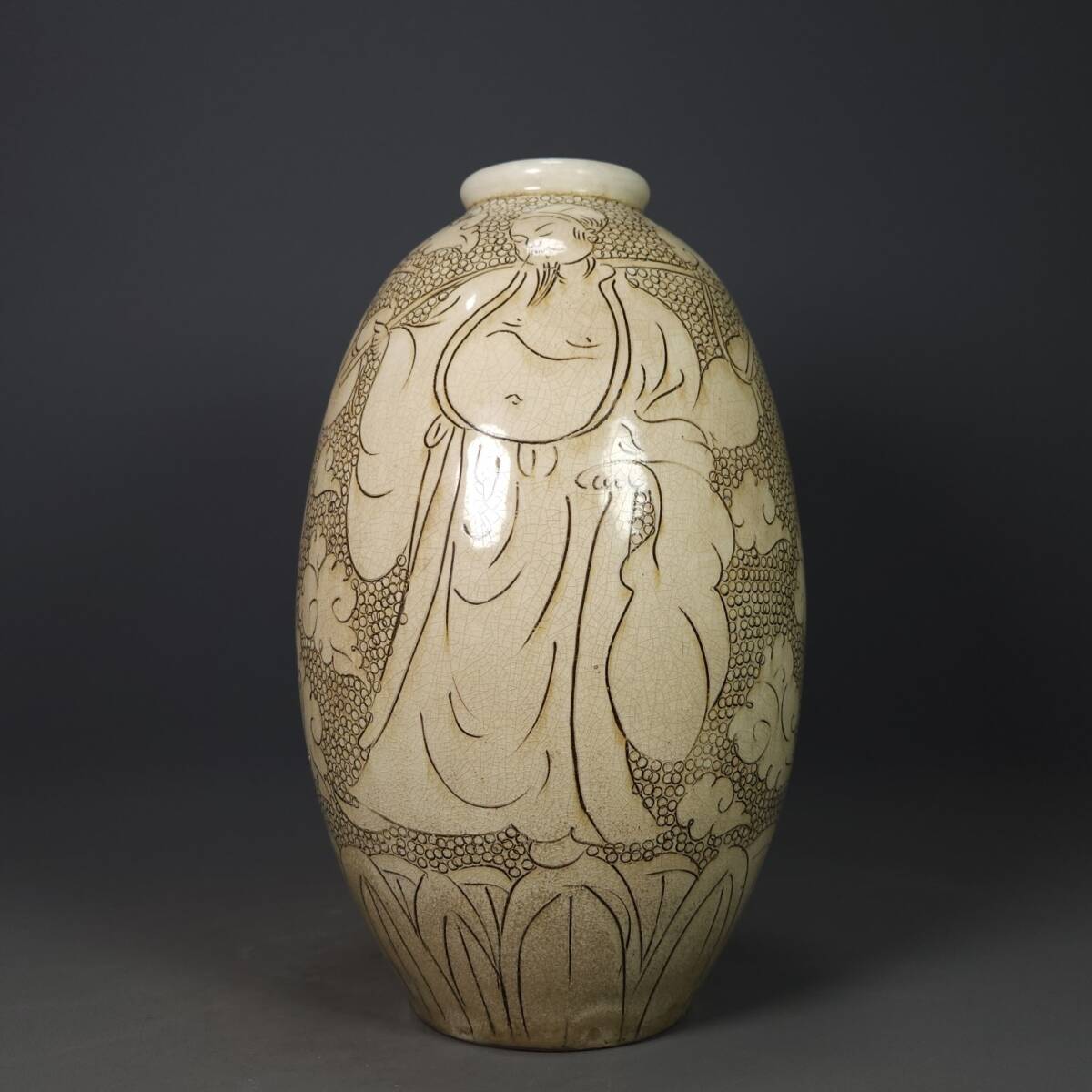 zz7|5189 中国磁器 陶芸 磁器『宋代の磁州窯オリーブ瓶です』施釉陶 古代工芸品 陶芸 精美彫 置物 收藏品拍卖