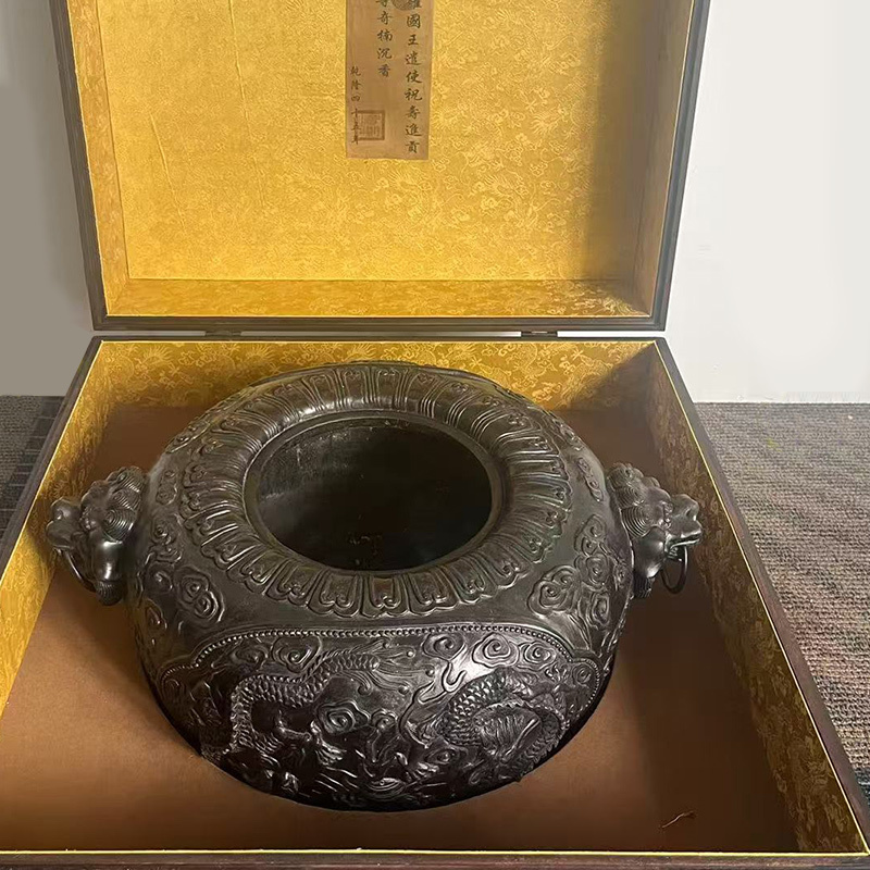 zz7|5451 中国骨董 人間国宝 古代木工芸品 【御蔵、奇楠老沈香『竜頭両耳大香炉』です】 中国古美術 珍品 伝世珍品 賞物 傳世家珍 拍卖