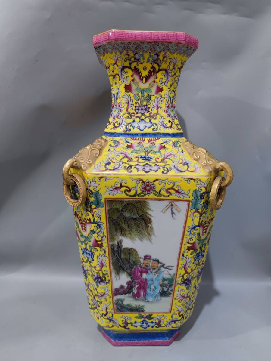 zz7|5186 中国磁器 陶芸 磁器『清雍正元金琺瑯彩開窓粉彩人物故事図紋方瓶』施釉陶 古代工芸品 陶芸 精美彫 置物 收藏品拍卖