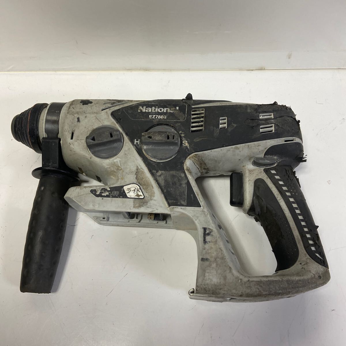 C2H2-4-5070729 中古品 電動工具 Panasonic ハンマドリル EZ7880 本体のみ ハツリ 穴あけ 溝堀 バッテリーがないため、未確認です拍卖