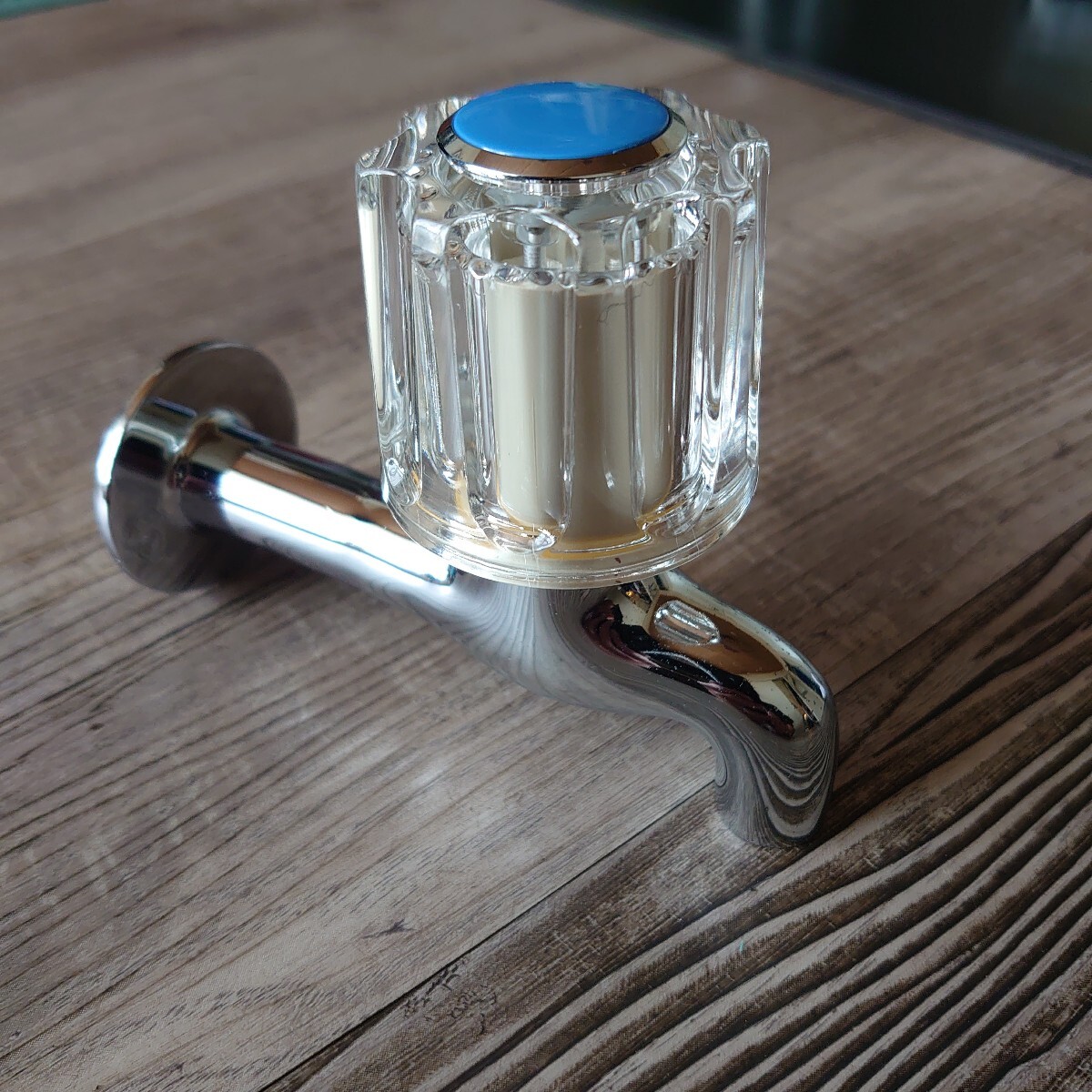 スギヤマ蛇口拍卖