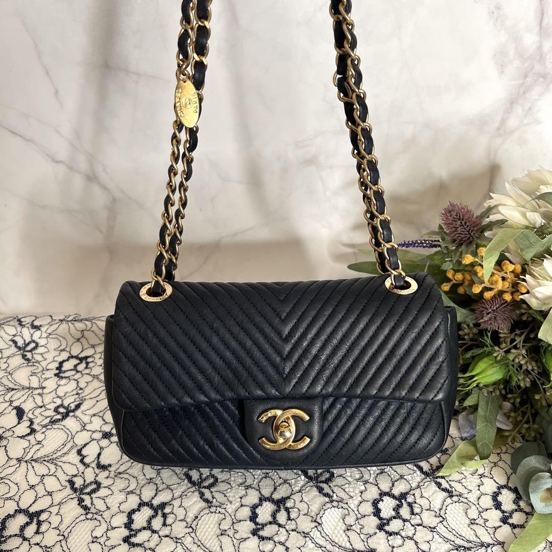 CHANEL シャネル【美品】シェブロン Vステッチ マトラッセ拍卖