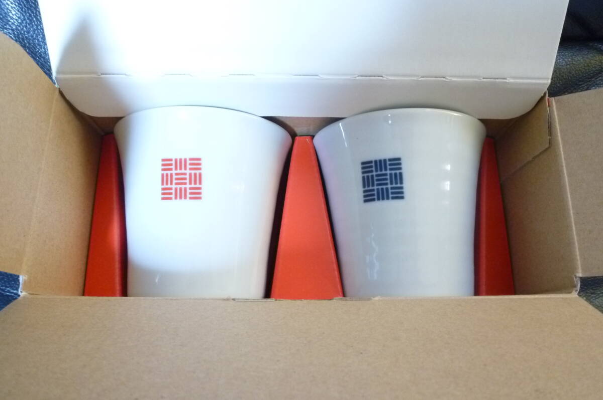 ★即決★ ユニクロ 波佐見焼 フリーカップ 2個入り 陶器 湯呑み コップ 容量:190ml 日本製 非売品 未使用拍卖