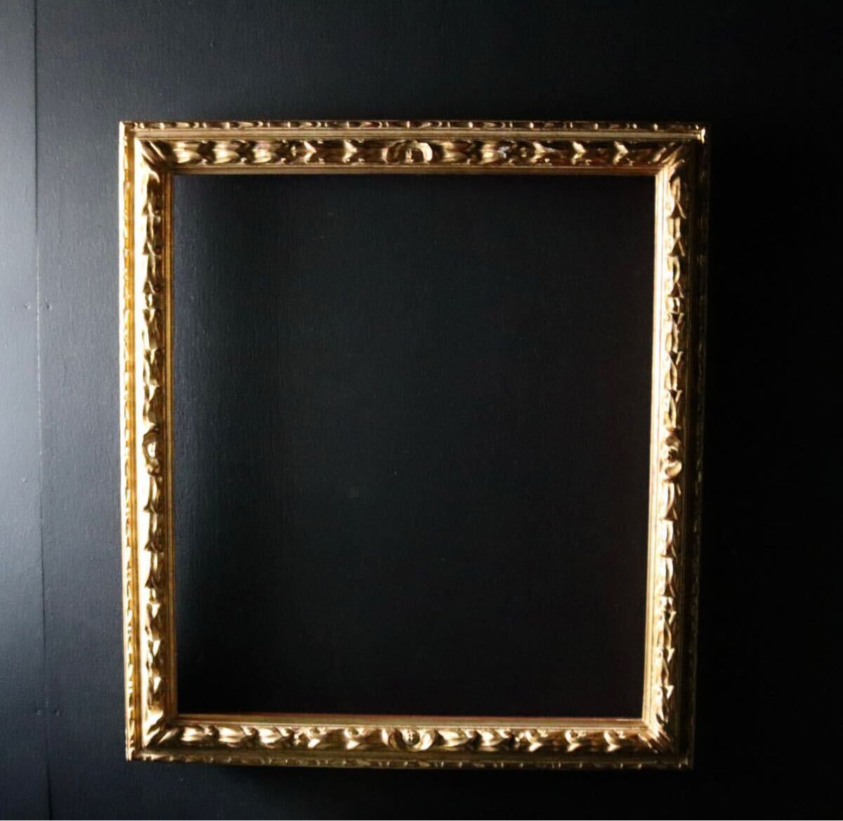 インテリア 木製 額縁 空額 装飾額 額装 61×69cm 金彩 金 ゴールド アート フレーム アンティーク レトロ 高級 ビンテージ拍卖