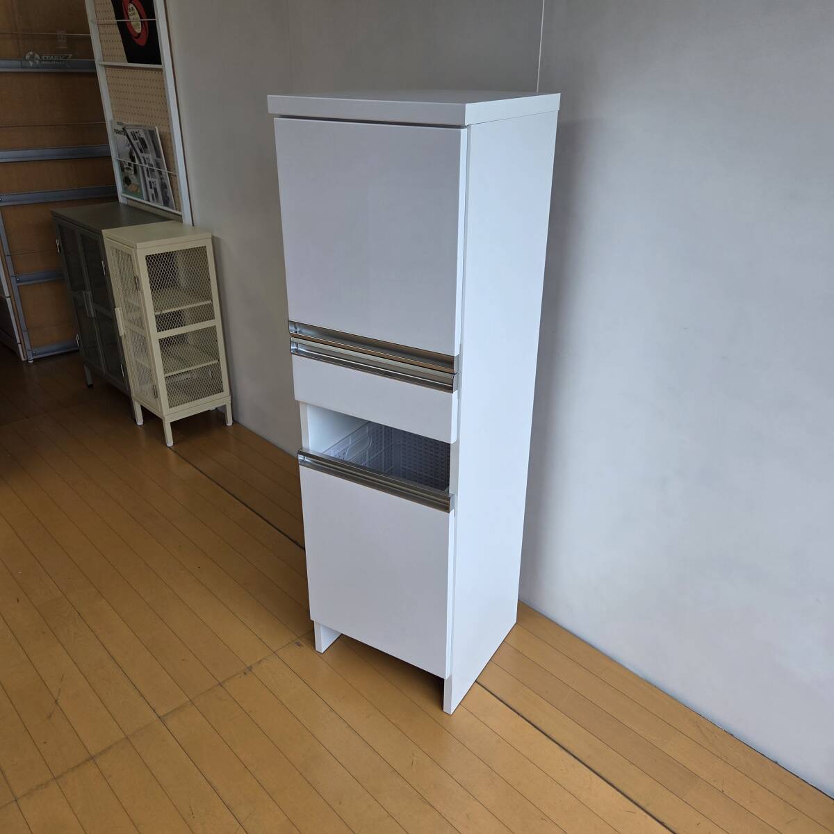 未使用 美品 サンプル品 ランドリーラック 幅39.5 奥行38.5 高さ130cm ホワイト 洗濯収納 脱衣ボックス 洗剤収納 洗濯カゴ付き タオル収納 拍卖