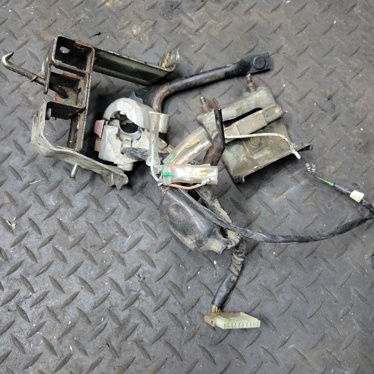 ホンダ DJ1 AF12 フレームステー 金具 シートキャッチ拍卖