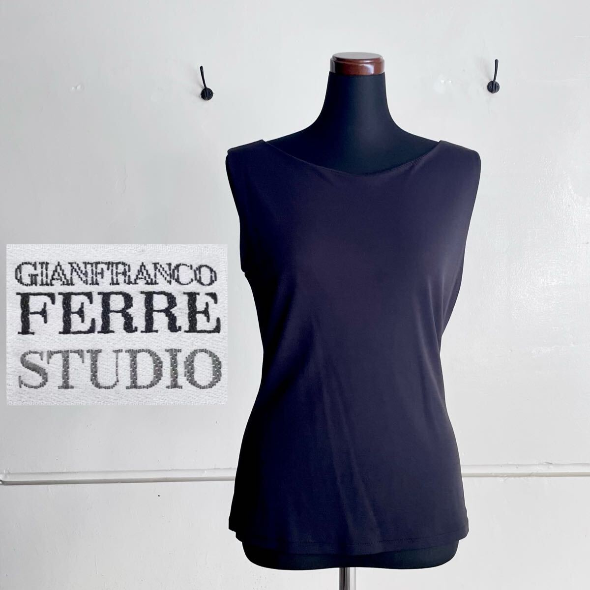 GIANFRANCO FERRE STUDIOノースリーブ トップス ブラック B拍卖