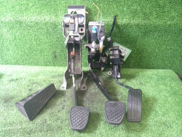 レガシィ CBA-BL5 その他 サスペンション系 65Z マニュアル ブレーキペダル アクセルペダル拍卖