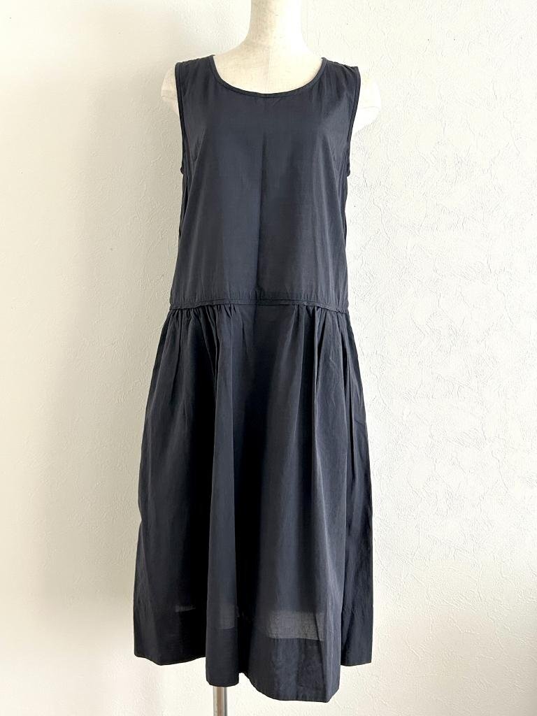 【送料込】Margaret HOWELL マーガレットハウエル ギャザーライナー付き ノースリーブワンピース Sサイズ ネイビー 可愛い 6455821拍卖