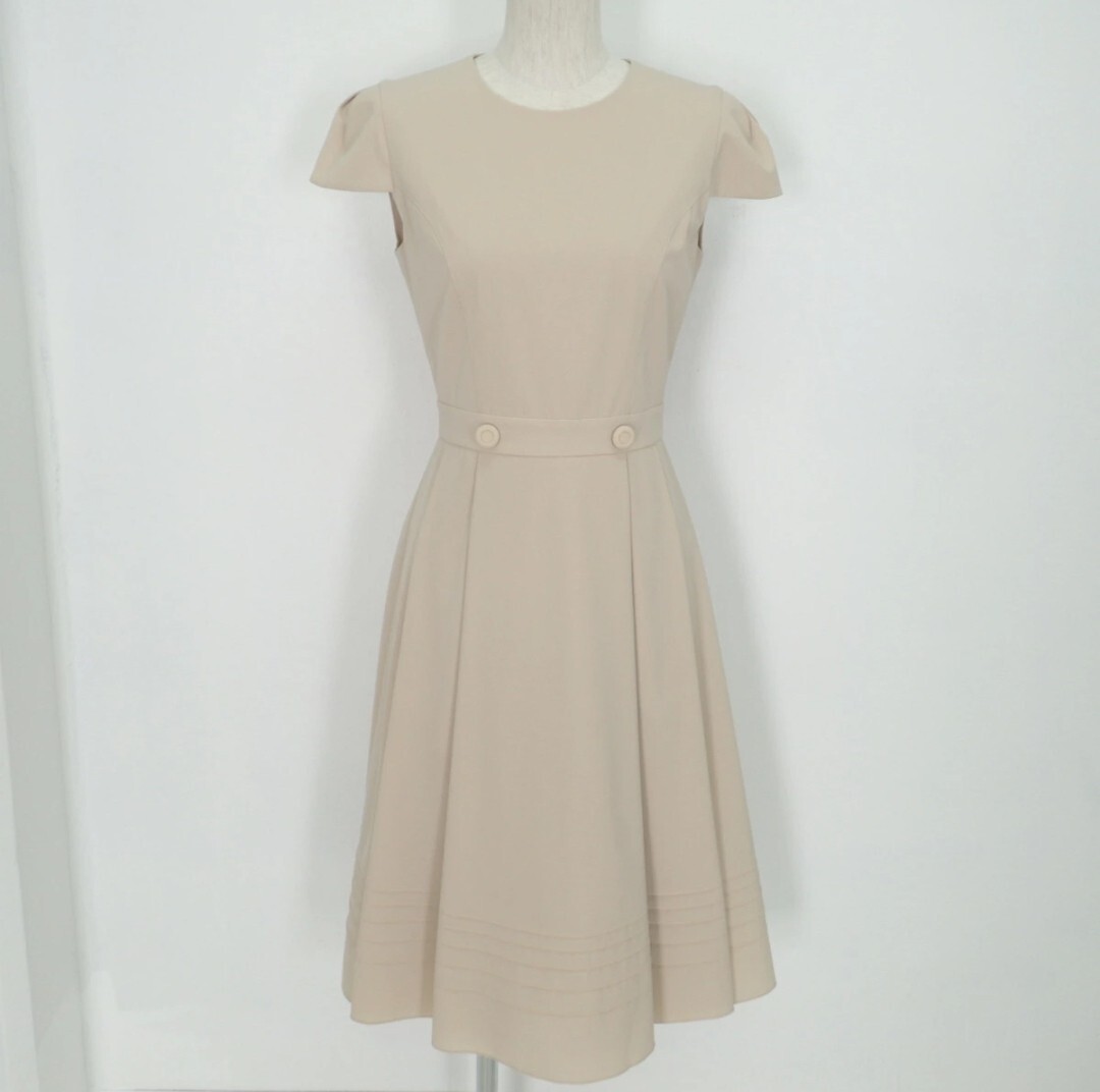 38 S 相当 フォクシー ニューヨーク FOXEY NEW YORK プリーツ フレア ワンピース 38 ベージュ 丸首 キャップスリーブ 上品 拍卖