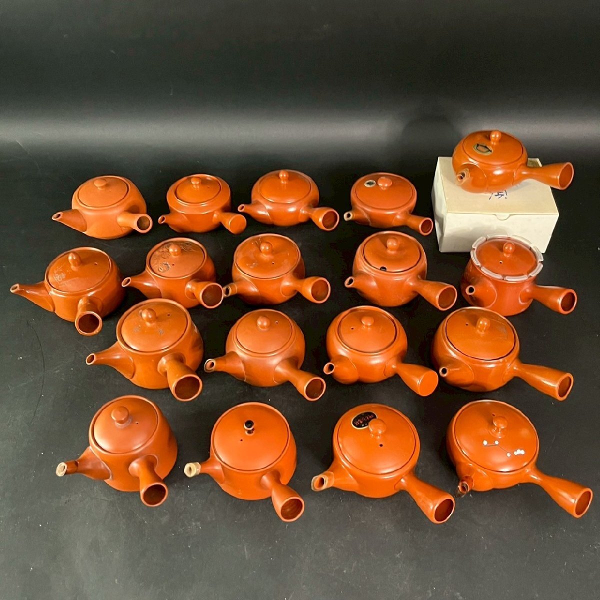 SW0619-13-3 まとめ 常滑 朱泥 急須 茶道具 茶器 お茶 陶芸 陶器 伝統 工芸 レトロ 最大高さ8㎝ 口径7㎝ 120サイズ拍卖