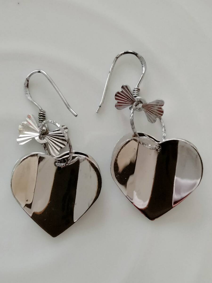 新品一点もの シルバー 可愛いハートリボンデザインビアス拍卖