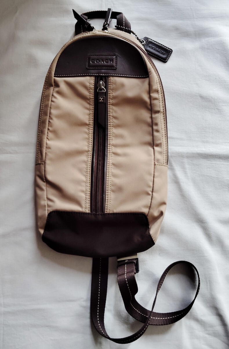 美品 COACH コーチ ヴァリック ナイロン スリング ボディバッグ ワンショルダー F70692 ベージュ/ブラウン拍卖