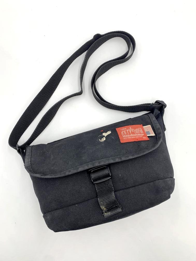 ゆうパケットOK Manhattan Portage マンハッタンポーテージ SNOOPY スヌーピー 刺繍 ショルダー バッグ 黒 ■■拍卖