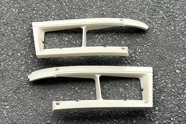 ●新品⇒三菱ふそう NEWファイター 角目4灯 ヘッドライトベゼル ライト枠 奥目 左右セット デコトラ T-25拍卖