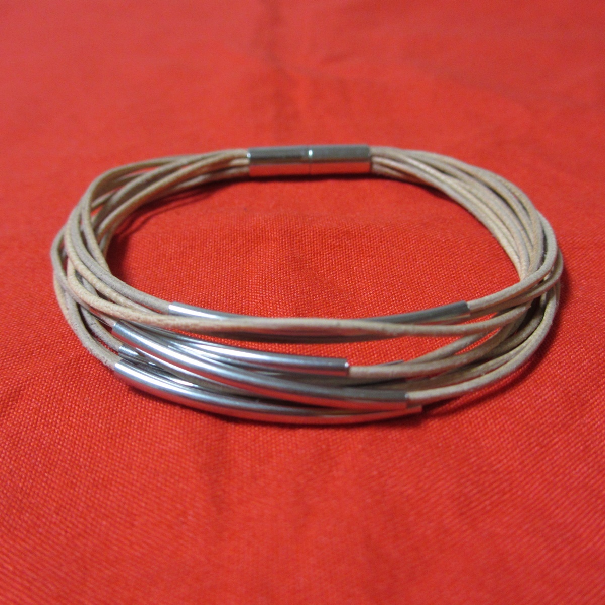 ユニセックス レイヤード レザー チューブ ブレスレット ベージュ シルバー 本革 Ron Herman kbf iena slobe拍卖