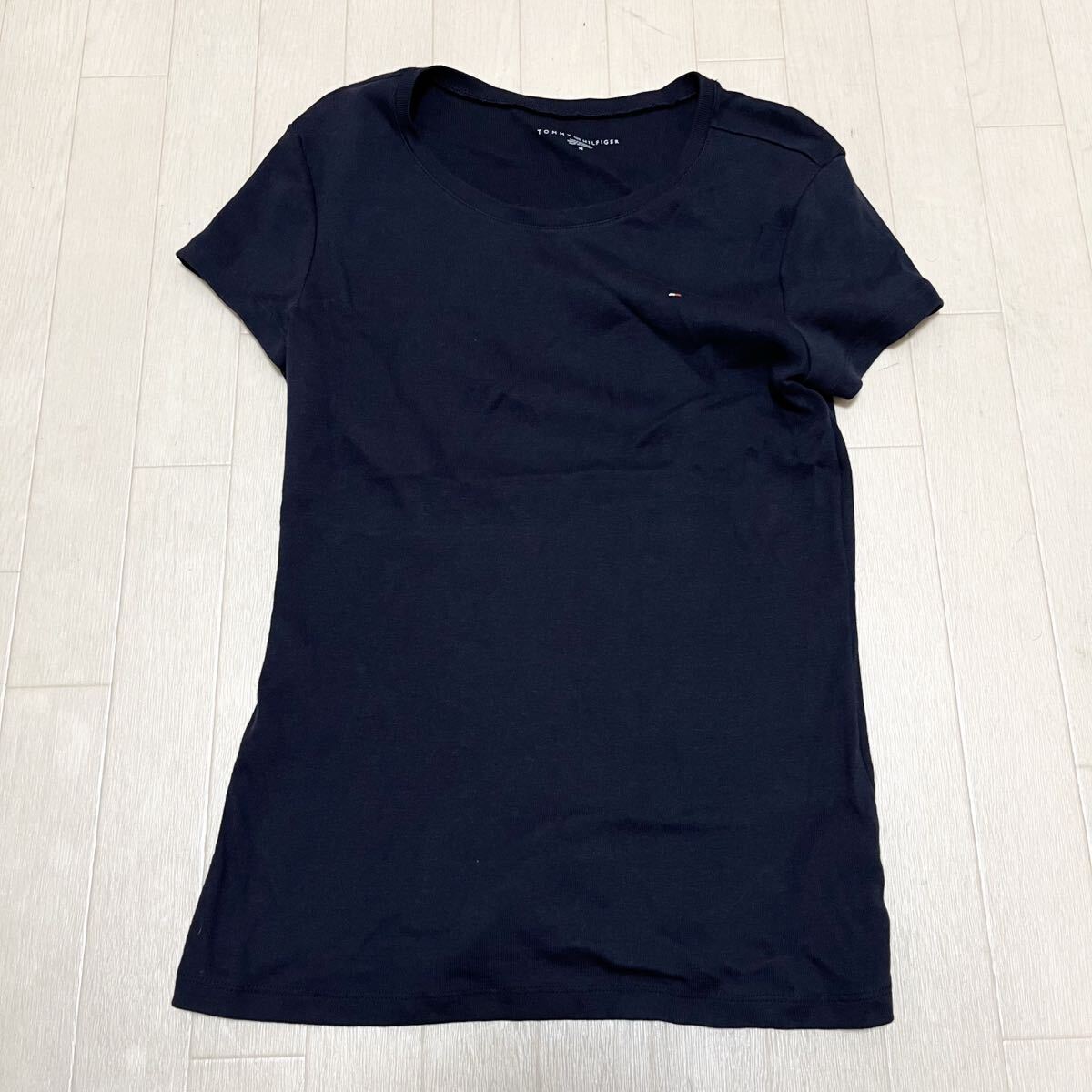 和806★ TOMMY HILFIGER トミーヒルフィガー フレンチスリーブ カットソー Tシャツ ワンポイント ロゴ刺繍 M ネイビー レディース拍卖